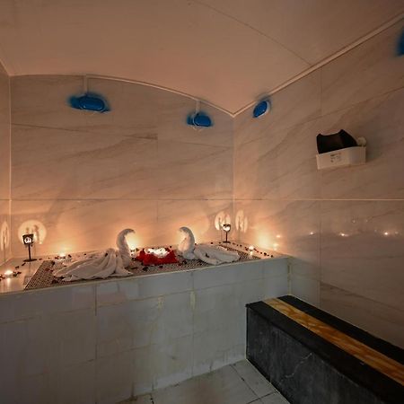 Al Mansour Suites Hotel Доха Екстериор снимка